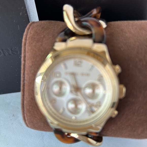 Michael Kors Runway Twist Gold Tone+Acrylic Tortoise Chain Watch MK4222 - Picture 5 of 6